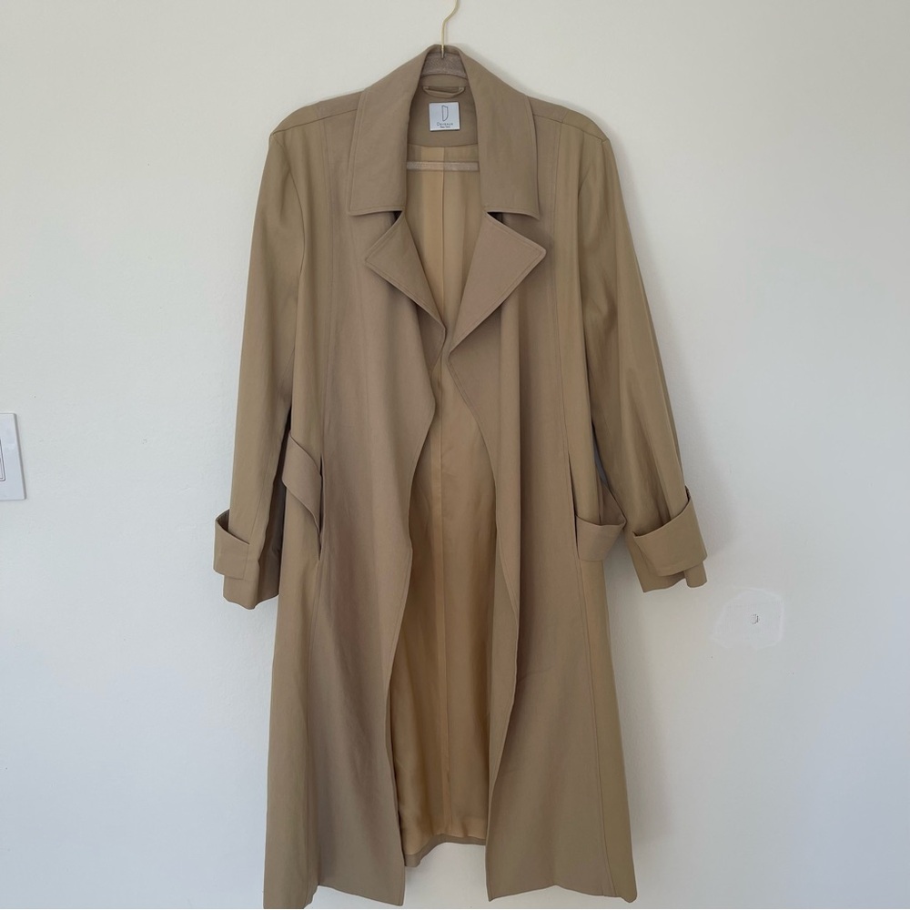 NWOT Deveaux NY BeigeTan Women's Trench Coat Belted